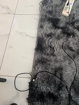 Snapshot of Lucom23 chatting on 04/04/26, 04:15 Lucom23 online show from 04/04/26, 04:15