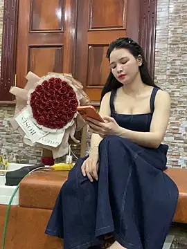 Snapshot of LiLi-Kirix99 chatting on 05/19/26, 02:01 LiLi-Kirix99 online show from 05/19/26, 02:01