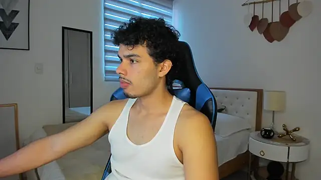 mateoleonee online show from 02/12/25, 05:05