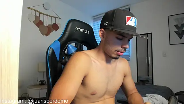 mateoleonee online show from 09/15/25, 07:25