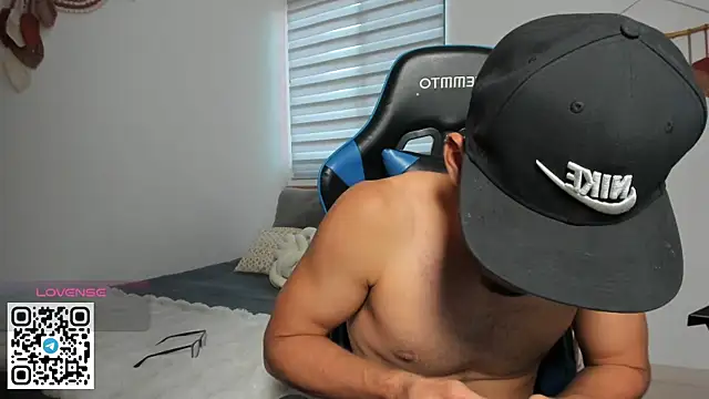 Snapshot of mateoleonee chatting on 01/17/26, 05:38 mateoleonee online show from 01/17/26, 05:38