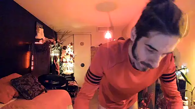 Snapshot of leatherz69 chatting on 12/08/24, 07:37 leatherz69 online show from 12/08/24, 07:37