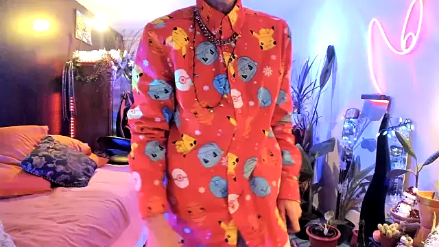 Snapshot of leatherz69 chatting on 12/25/24, 12:37 leatherz69 online show from 12/25/24, 12:37