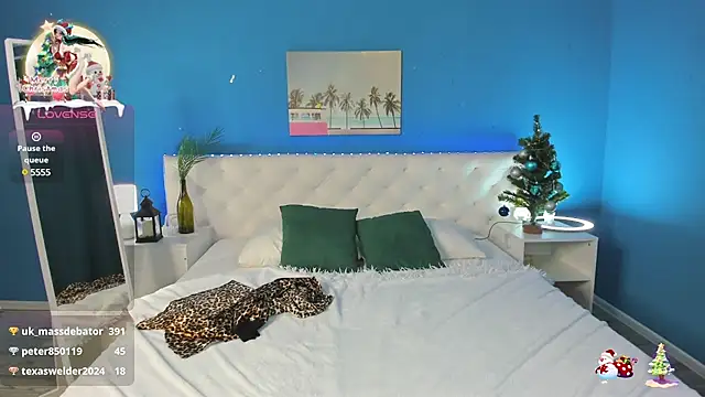 Hellen Moore online show from 12/27/24, 03:53