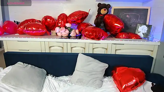 Hellen Moore online show from 02/10/25, 07:15