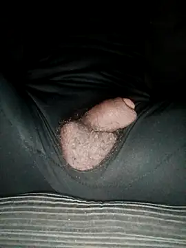 Snapshot of negosaliente chatting on 12/22/25, 06:21 negosaliente online show from 12/22/25, 06:21