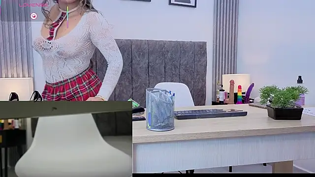 Ema Stone65 online show from 12/03/25, 10:08