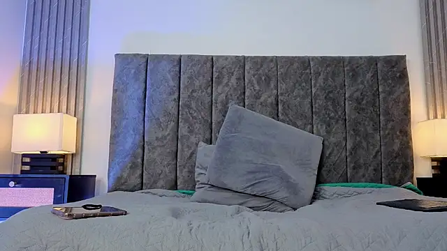 Ema Stone65 online show from 12/21/25, 10:50