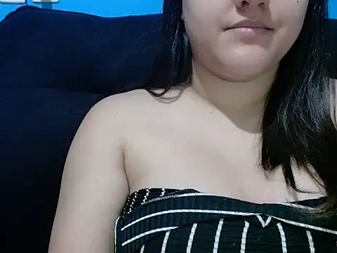 Snapshot of luckygirl111 chatting on 11/05/25, 04:40 luckygirl111 online show from 11/05/25, 04:40