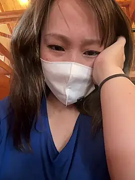 Snapshot of annna_annna_2024 chatting on 10/27/25, 01:42 annna annna 2024 online show from 10/27/25, 01:42