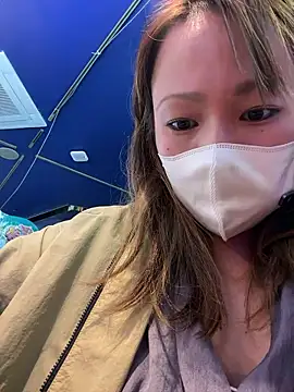 Snapshot of annna_annna_2024 chatting on 11/20/25, 02:45 annna annna 2024 online show from 11/20/25, 02:45