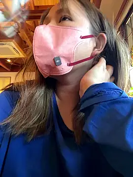 Snapshot of annna_annna_2024 chatting on 11/28/25, 01:41 annna annna 2024 online show from 11/28/25, 01:41