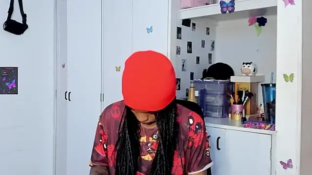 Marce 22 online show from 02/19/25, 01:29