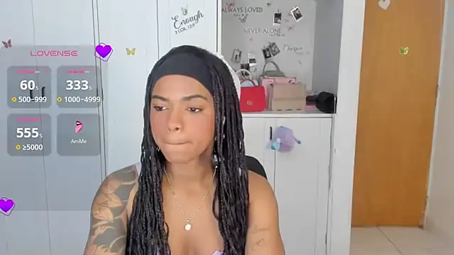Snapshot of Marce_22 chatting on 04/16/26, 02:01 Marce 22 online show from 04/16/26, 02:01