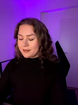 Snapshot of Fancy-Francy chatting on 12/18/25, 03:40 Fancy-Francy online show from 12/18/25, 03:40