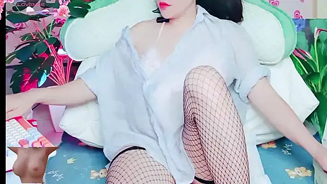 Lisagir69 online show from 02/13/25, 12:11