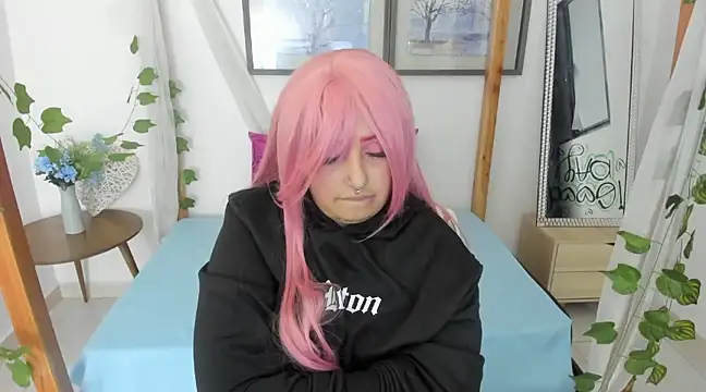 lussyevans24 online show from 02/11/25, 06:19