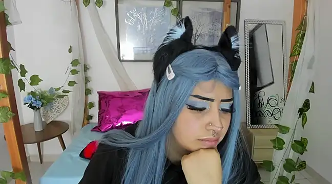 lussyevans24 online show from 02/13/25, 10:34