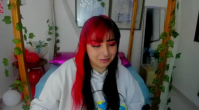 lussyevans24 online show from 02/21/25, 04:07