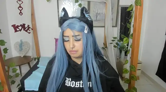 lussyevans24 online show from 03/12/25, 09:34