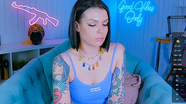 My toys pink online show from 01/31/25, 09:59