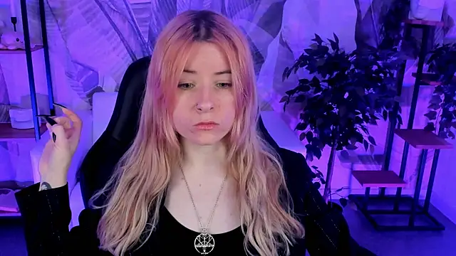 LexiWenford online show from 12/14/24, 05:51