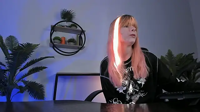 LexiWenford online show from 02/26/25, 02:37