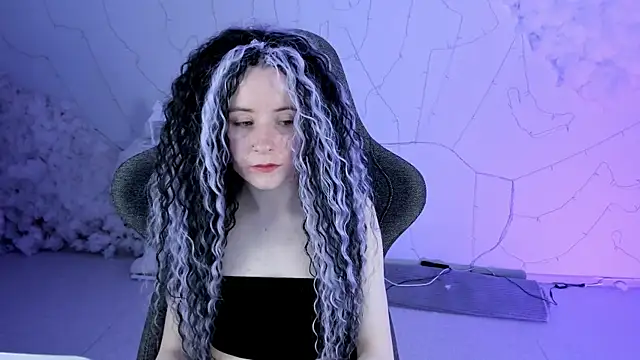 LexiWenford online show from 03/18/25, 05:52