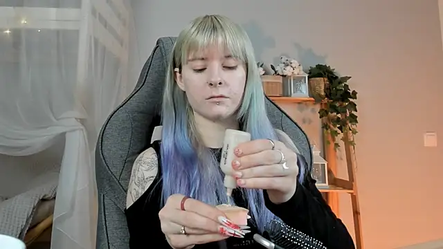 LexiWenford online show from 11/14/25, 03:05