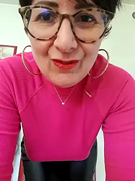 Snapshot of Viola8p chatting on 03/31/26, 12:05 Viola8p online show from 03/31/26, 12:05