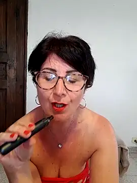 Snapshot of Viola8p chatting on 05/02/26, 03:39 Viola8p online show from 05/02/26, 03:39
