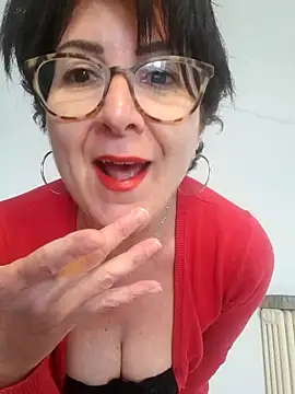 Snapshot of Viola8p chatting on 05/06/26, 01:27 Viola8p online show from 05/06/26, 01:27