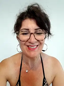 Snapshot of Viola8p chatting on 06/27/26, 12:22 Viola8p online show from 06/27/26, 12:22