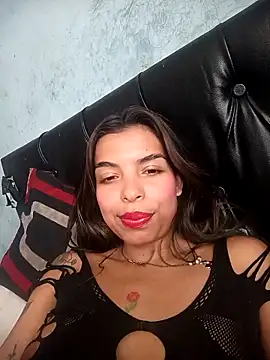 Snapshot of camila-esperanza chatting on 12/17/25, 05:19 camila-esperanza online show from 12/17/25, 05:19