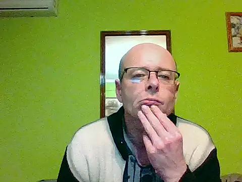 Snapshot of Tiger202441 chatting on 03/18/26, 09:51 Tiger202441 online show from 03/18/26, 09:51