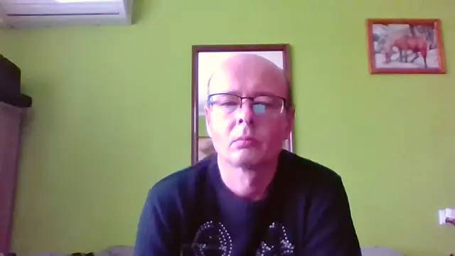 Snapshot of Tiger202441 chatting on 04/05/26, 12:35 Tiger202441 online show from 04/05/26, 12:35