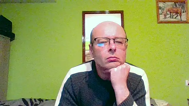 Snapshot of Tiger202441 chatting on 04/19/26, 09:28 Tiger202441 online show from 04/19/26, 09:28