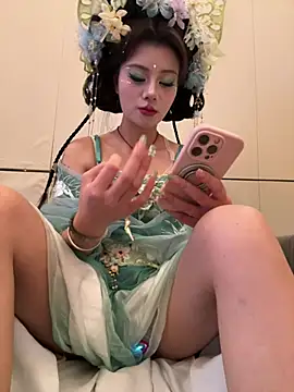 Snapshot of Asia-Melody chatting on 03/12/26, 05:35 Asia-Melody online show from 03/12/26, 05:35