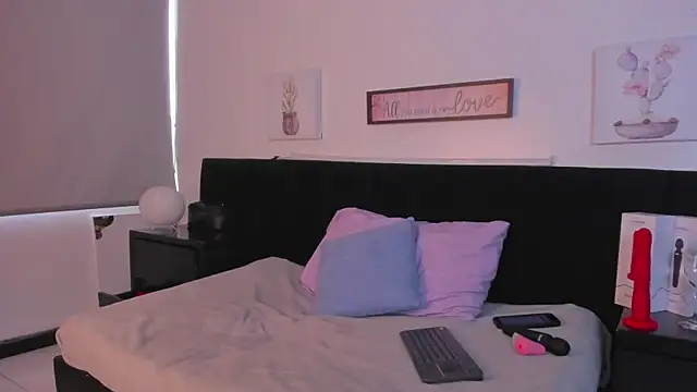 Natasha Kinski online show from 03/05/25, 07:49