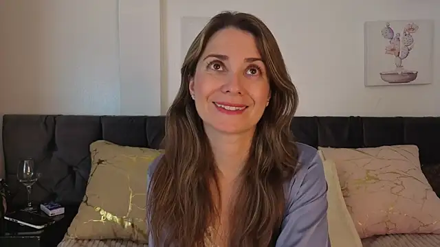 Natasha Kinski online show from 09/12/25, 07:58