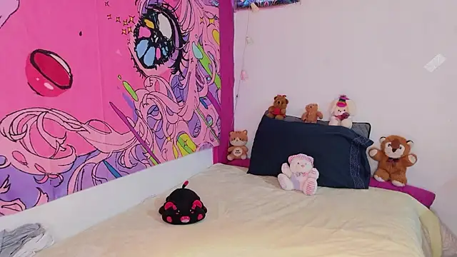 Snapshot of kittyzenn chatting on 12/17/25, 08:15 kittyzenn online show from 12/17/25, 08:15