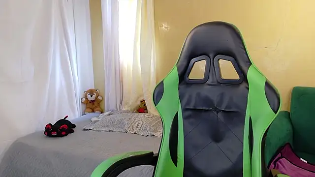 Snapshot of kittyzenn chatting on 02/16/26, 06:26 kittyzenn online show from 02/16/26, 06:26