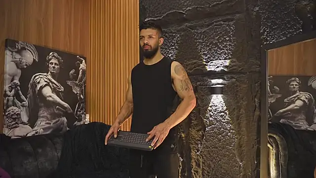 Snapshot of DannSaenz chatting on 10/23/25, 01:21 DannSaenz online show from 10/23/25, 01:21