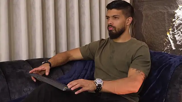 Snapshot of DannSaenz chatting on 11/18/25, 11:58 DannSaenz online show from 11/18/25, 11:58