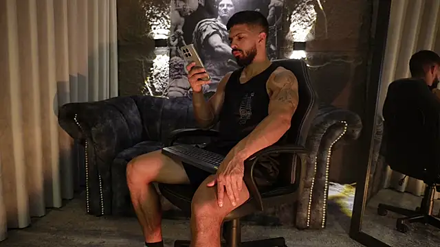 Snapshot of DannSaenz chatting on 02/06/26, 01:58 DannSaenz online show from 02/06/26, 01:58