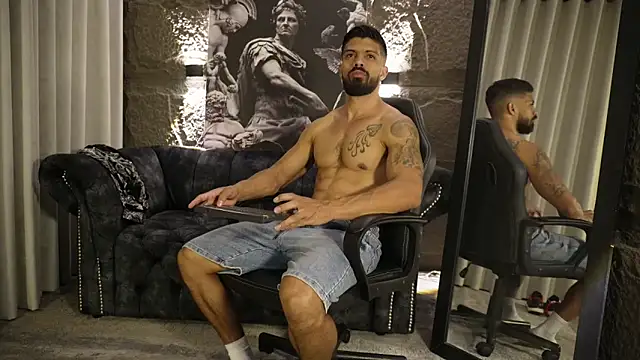 Snapshot of DannSaenz chatting on 02/12/26, 12:44 DannSaenz online show from 02/12/26, 12:44