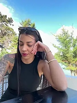 DanielaSaenz0 online show from 01/26/25, 08:23