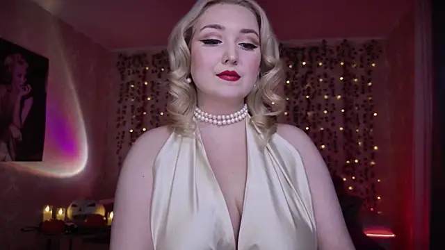 AllisonBlack  online show from 10/31/25, 08:21