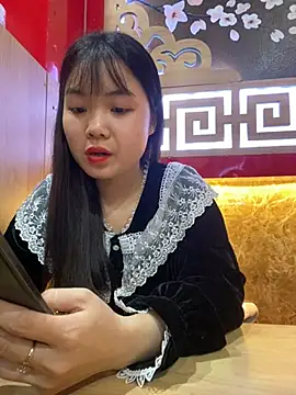 Maeve2k5 online show from 03/13/25, 12:02