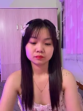 Maeve2k5 online show from 09/30/25, 09:42